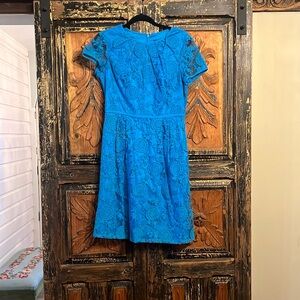 Adrianna Papell ladies turquoise/blue size 8 dress !
